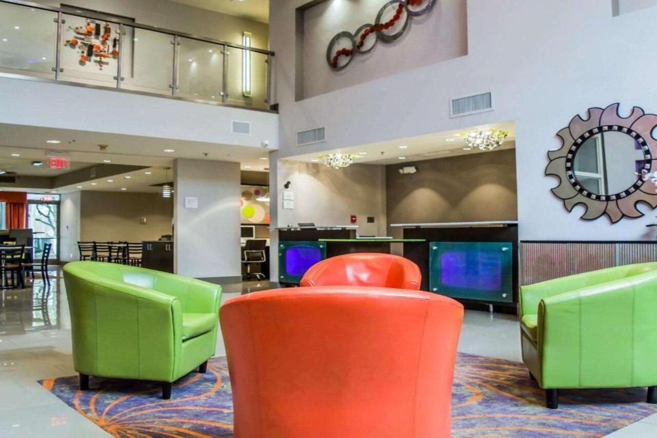 Quality Suites Fort Myers Airport I-75 Exterior photo