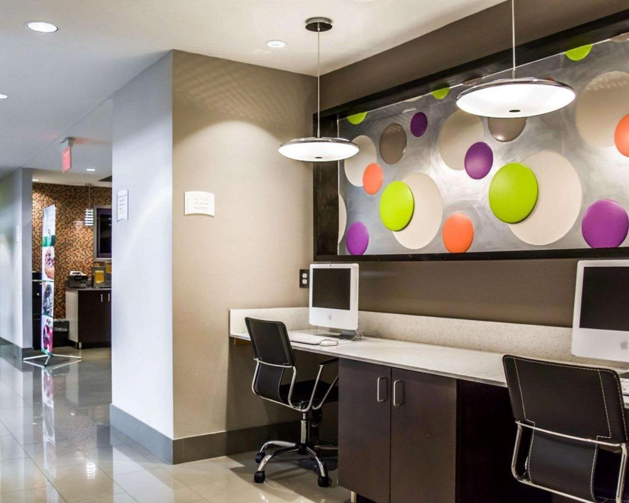 Quality Suites Fort Myers Airport I-75 Exterior photo